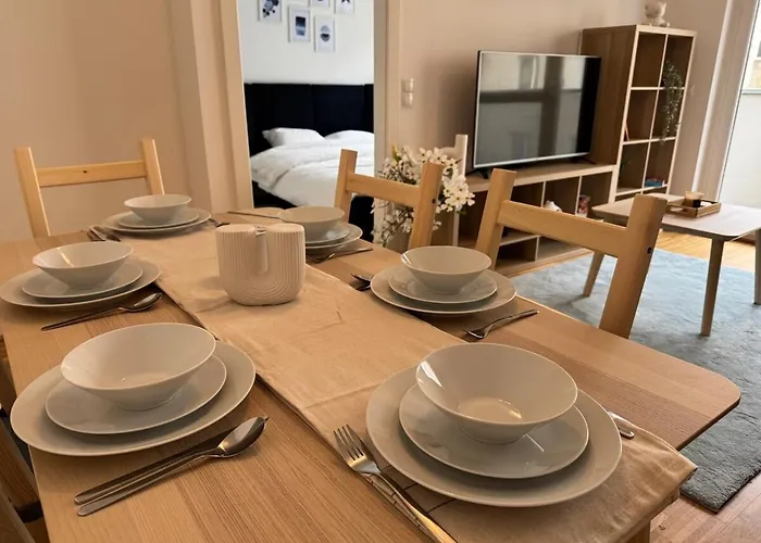 شقة 2br, Balcony, Central, Danube, U6 & S-bahn - Axara Housing Brn 22 *